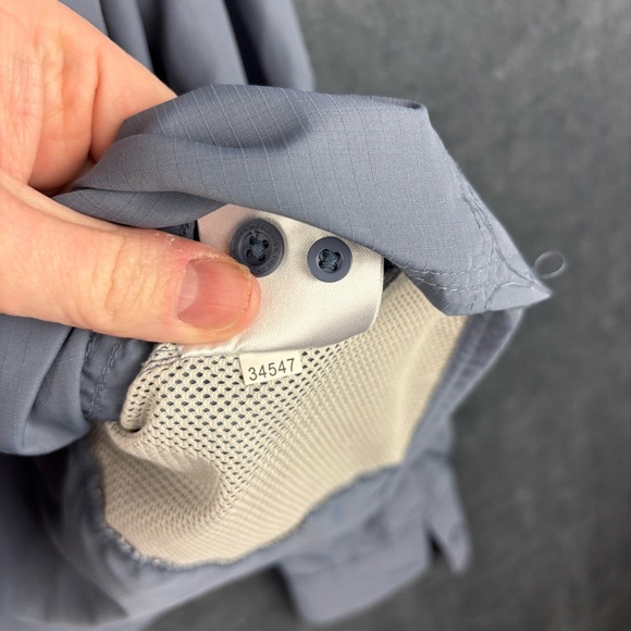 Simms Women’s Guide Series Fishing Outdoor ventilated Shirt in Gray Sz Small - Picture 11 of 13